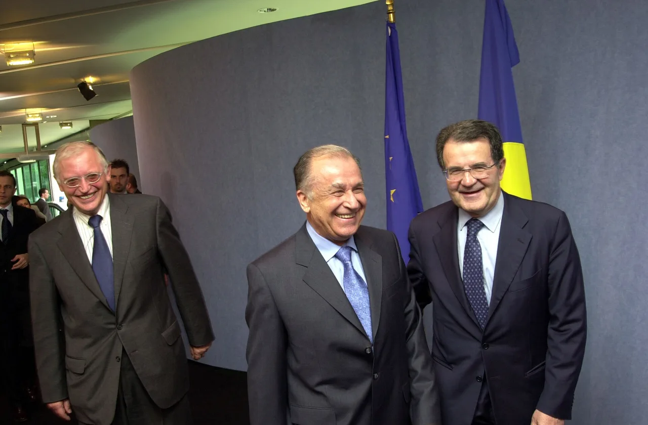 Visit of Ion Iliescu, President of Romania, to the EC (P 008331 00 2)