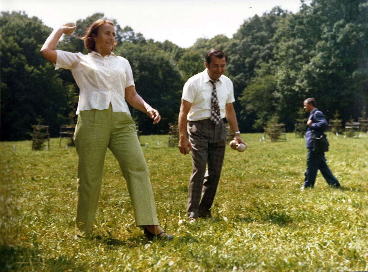 Ion Iliescu in 1976, holiday with Ceausescu